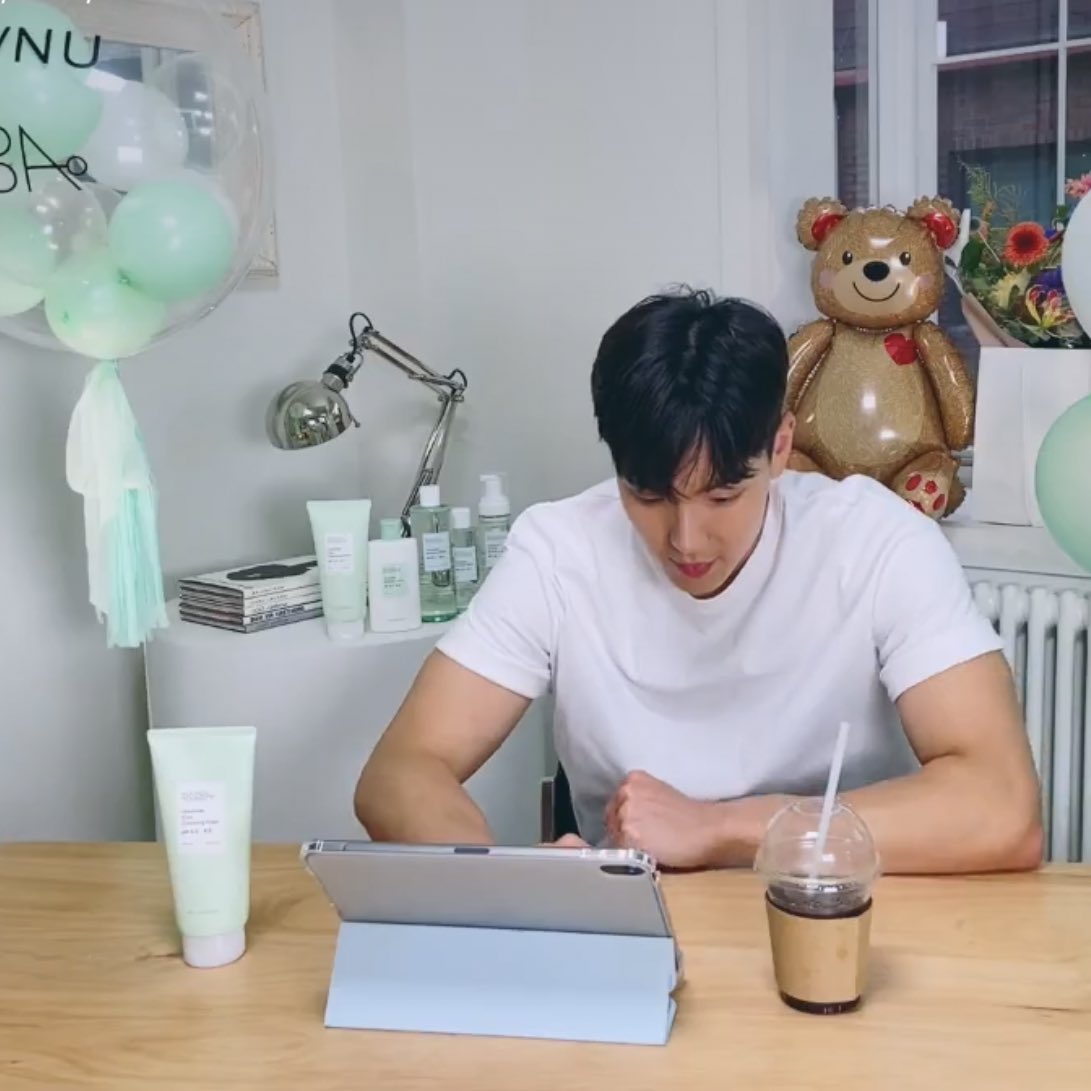 알겠어요 그 폼클렌징 다 살테니까
사은품으로 오라버니도 주세오