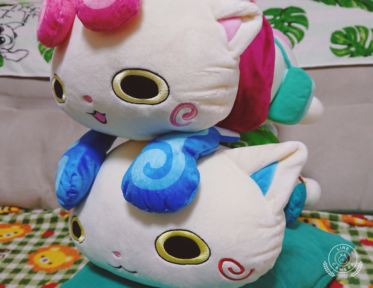 犬山アレじろう うちにも届いたズラよ コマさん コマみ 抱き枕 もっちもちでもんげ 可愛いです コマじろう リバーシブルクッション も一緒に T Co X7q2wtxrkm Twitter