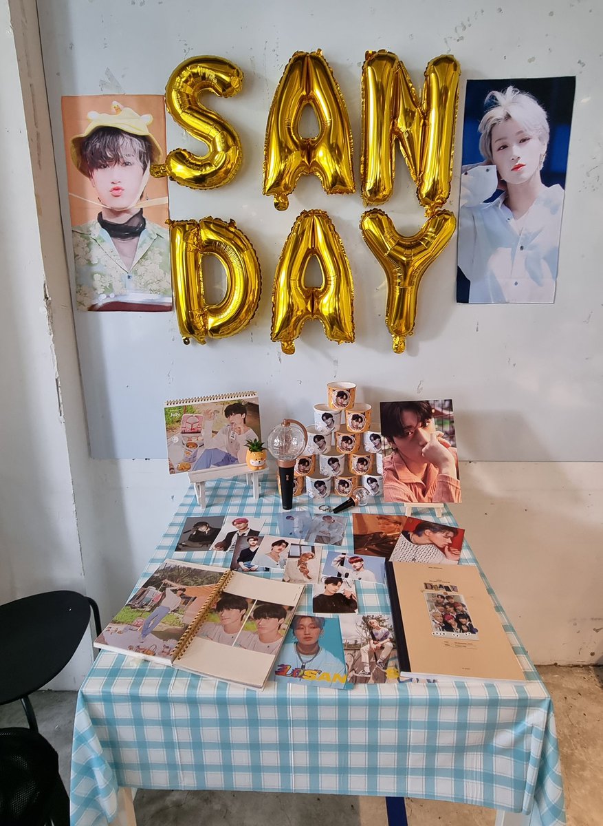 V4MCHAN's tweet photo. thank you @santreasure1007 for hosting san's bday event !! 💗 the decos &amp; freebies were so cute and pretty 🥺 #santreasure – with @wooeuphoria <3 https://t.co/ABAEl50bx5