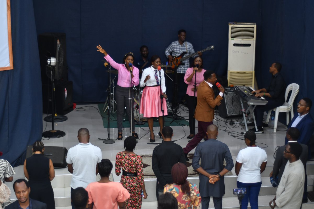 SOPORCH's tweet photo. We surrender, Father. We yield to your spirit.  Let it overflow. 

#Worship #LightsinDarkness #SundayService #Soporch https://t.co/W5Qq2QS91k