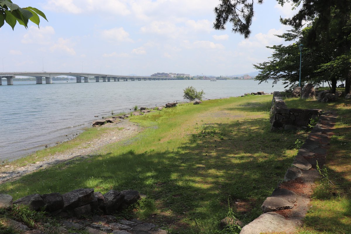 If you live in Kansai long enough, you should be able to read this," 膳所".
#膳所城