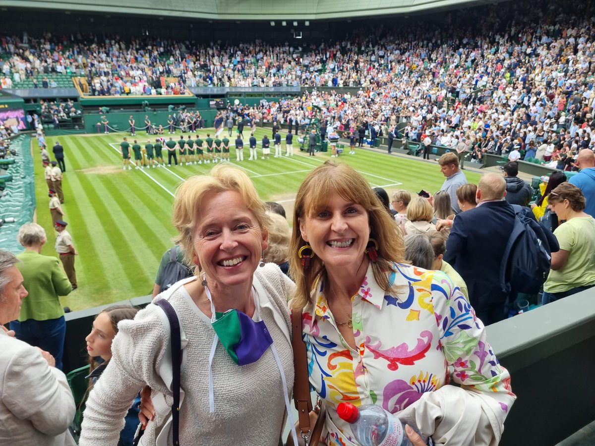 JoCole5's tweet photo. Congratulations to @BoltonSally on a fabulous @Wimbledon this year. Must have been an incredible challenge for your first tournament but was 👌🏼👌🏼👌🏼💚💜💚💜 https://t.co/lrx6LJoiX4
