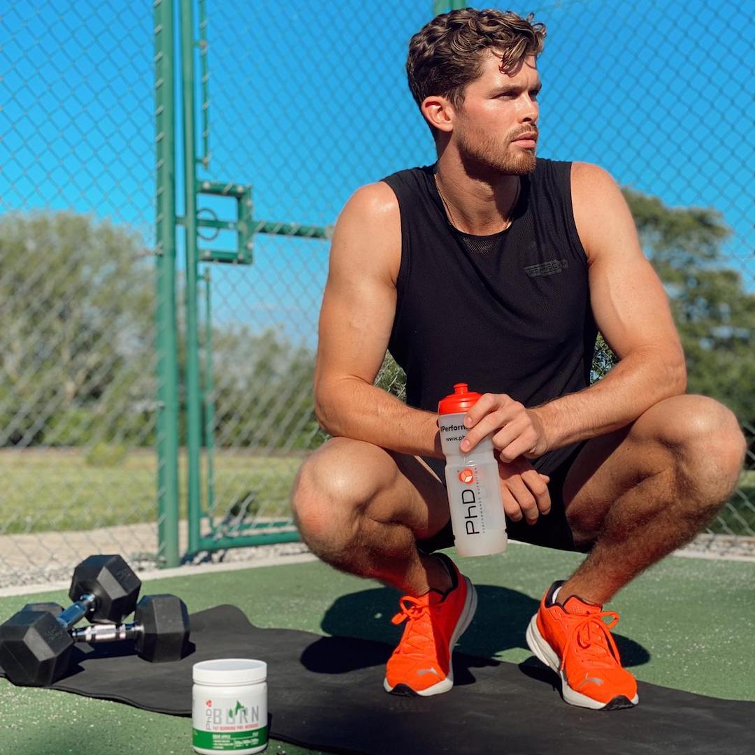 PhDNutritionUK's tweet image. End the week on a high 🙌 ⁣
⁣
Our Burn Pre-Workout is the go to product for Harry Sellers when he is looking to start his training session on the front foot. ⁣
⁣
What is your must have PhD product to get the edge on your workout?⁣
⁣
#PerformSmart