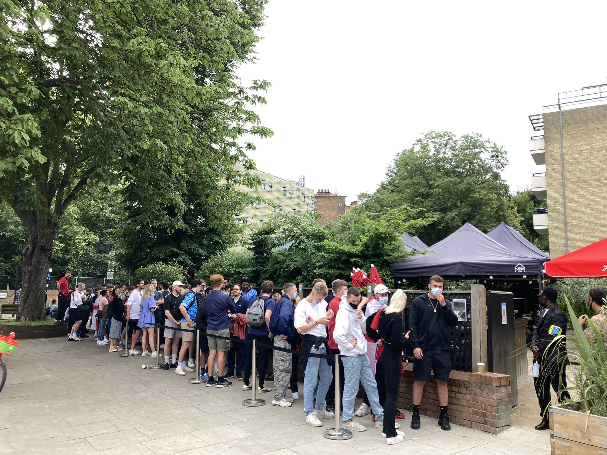 E6AnkOuX0AAODTH?format=jpg&name=large