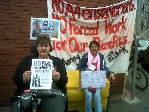 susanas4321's tweet photo. Look what popped up on my timeline today #wowpetition Me , #SWP, #ECAP outside JobCentrePlus in Leith chanting NO MORE SANCTIONS ๐๐๐ great memories @WOWpetition @wowhour #BOYCOTTWORKFARE Been their for 2 hours police surrounding full building rt https://t.co/Fow1KXGMTY