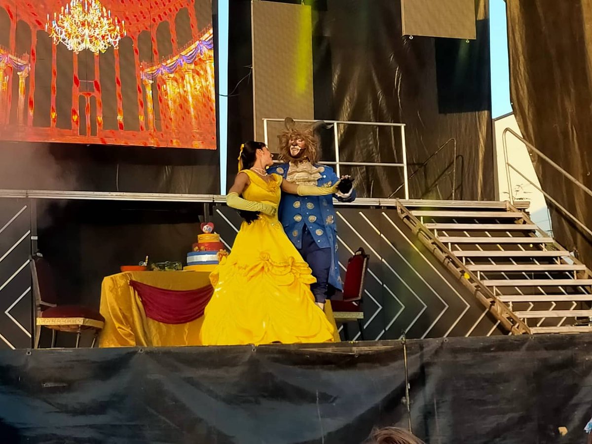 MovemJesus's tweet photo. Ahir a la tarda vam poder gaudir de l'espectacle La Rosa Encantada per als menudets (i no tant menudets).

#somdejesús #FMJesús2021 https://t.co/b6eZnSqXog