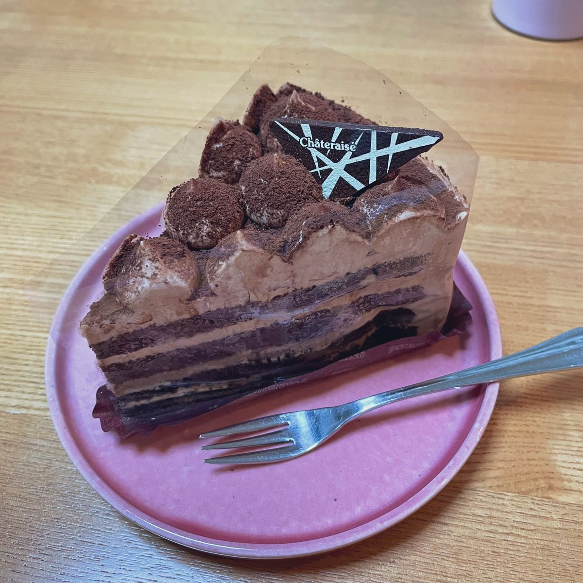 Juri_eigonohou's tweet photo. 今日は誕生日でした。
レベル45到達。

息子から可愛いハンカチもらいました🥰

人生10年で1冊のカレンダーがあるなら、今は4冊と半分。
あと何冊重ねられるか分からないけれど、未来の自分の助けになるように、今をしっかり楽しむつもりです😁

お祝い下さった皆さんありがとうございます！(*ᴗˬᴗ) https://t.co/TuJZcArnYg