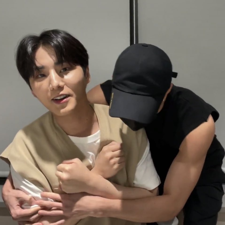 imyongin's tweet photo. 이게 머야ㅋㅋㅋㅋㅋㅋㅋ https://t.co/GVbRDwFJtr