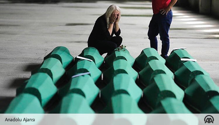 turkkdunyasii's tweet photo. Soykırım,
Zulüm ve,
Dünyanın aşağılık sessizliği..
#Srebrenitsa https://t.co/Nwsb6PLIwb