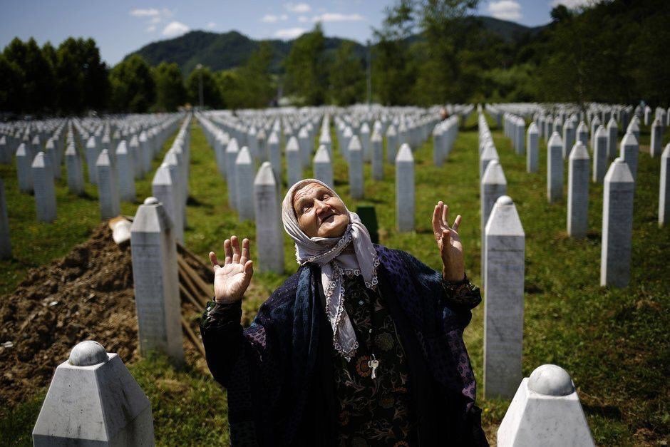 turkkdunyasii's tweet photo. Soykırım,
Zulüm ve,
Dünyanın aşağılık sessizliği..
#Srebrenitsa https://t.co/Nwsb6PLIwb