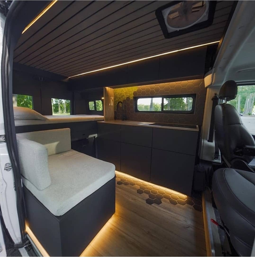 camperbuyer's tweet photo. The lighting in this van by Seth & Scarlett of @louisthevan is absolutely incredible π€©
#vanconversions #vanconversionsuk #camperconversions #campervanconversions
#vanconversion #vanlifestyle #vanbuild #projectvanlife https://t.co/tbi8qPoDir