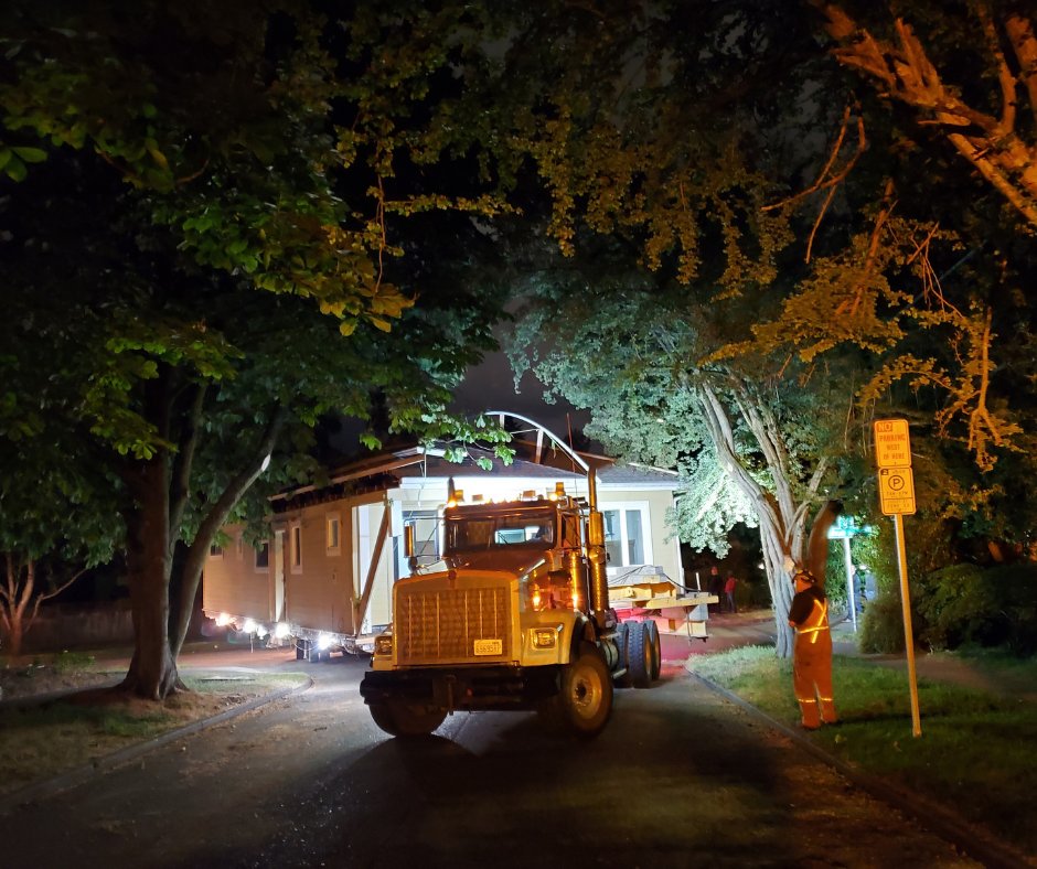 This night move photo looks like a cover of a fairy tale.  "Once upon a time Nickel Bros saved a house...and a new family lived in it happily ever after!"

#nickelbros
#dreamhome
#housemoving