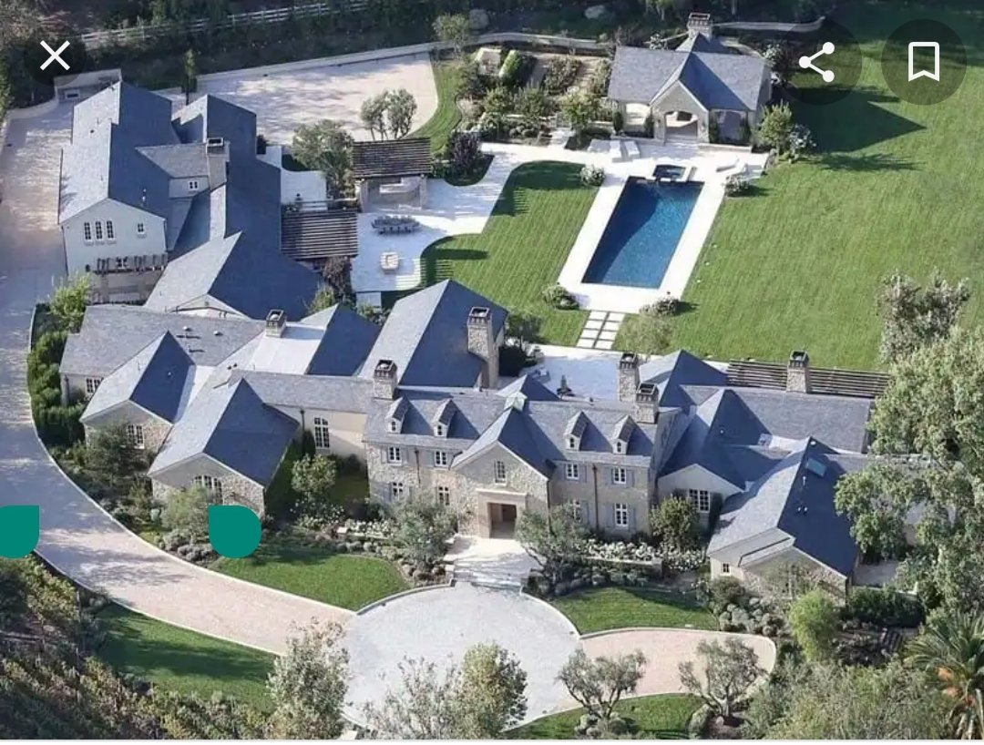 local_snowflake's tweet photo. @JoelOsteen "Your faith is going to bring you out of debt" says the man who wants you to send him your hard earned money so he can live in this, while you still suffer. Don't pay the con artist - it hasn't helped anyone but him. https://t.co/gAINo34DaC