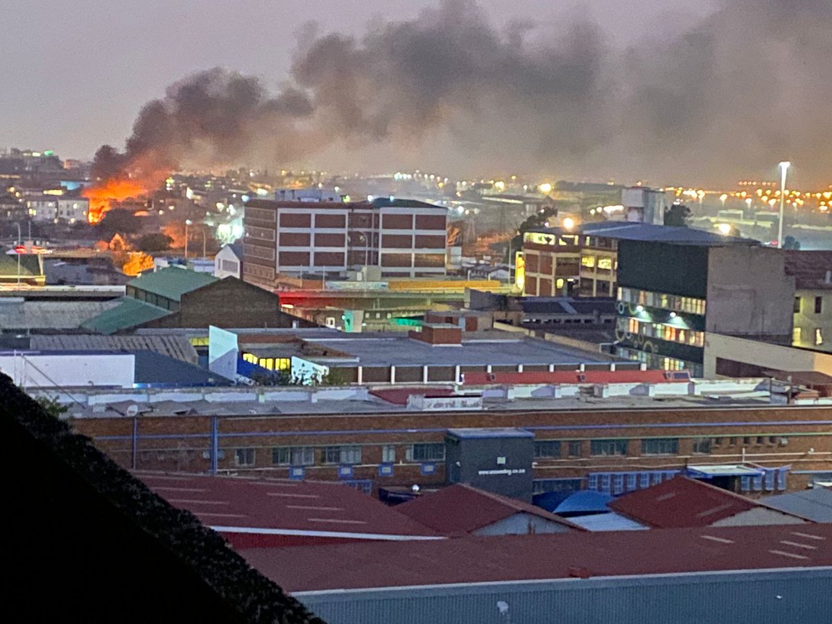 Maboneng is on Fire! The protests are moving to most Parts of the CBD, Johannesburg.

#RamaphosaMustFall
#lockdownextension
#LockdownSA
#GautengShutdown
#ShutdownKZN
#FreeJacobZuma
#FreeZumaNow
#Azikhale