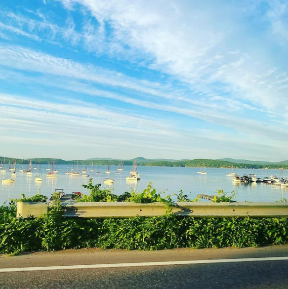 VTLakeBroker's tweet photo. Lake Champlain's natural beauty and resources are what draw most residents to this part of Vermont! Unlike most large lakes, Lake Champlain is not overdeveloped so you can still enjoy the scenic views. 

📸@chelseallyn on Insta
📍Colchester, VT
#colchestervt #vermont #vermontlife https://t.co/NoZnYm6C8h