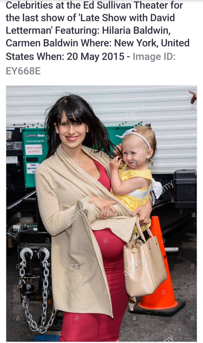 EstasExpuesto's tweet photo. Faking pregnancies just like her 'culture'. Pregnant bellies don't sag under the weight of a child.
#hilariabaldwin
#moonbump
#bumpgate
#fraud https://t.co/3H3Fnw2khD