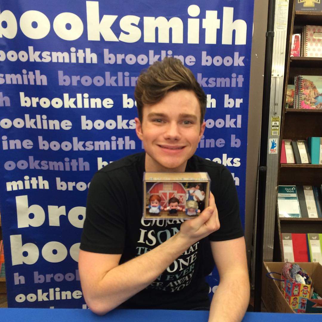 tlos_loveJP's tweet photo. My memories๐ฅฐ
@chriscolfer autograph session
July 9,2015ใ๐
in Boston #TLOS4
A lot of fans were making a line
around the book shop๏ผ
#chriscolfer https://t.co/Ytlq6X2ybH