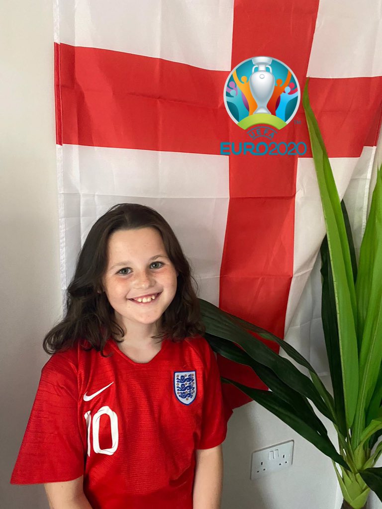sarah_constable's tweet photo. @SkySportsNews #footballiscominghome https://t.co/B2bi0CSA23