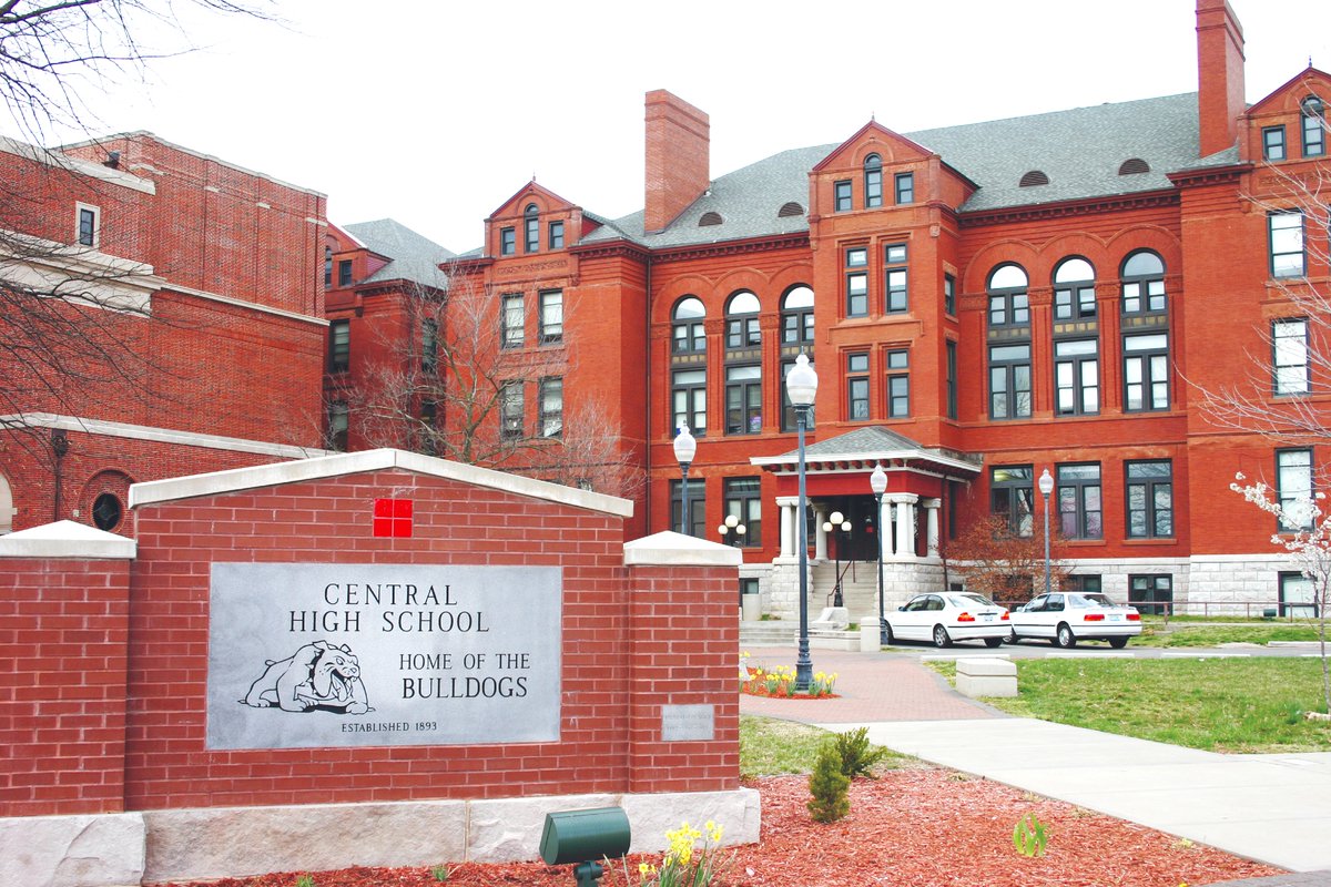 officialSPS's tweet image. .@CentralBulldog Math Team Earns 5th Place in National Contest 🏆 ow.ly/PDD750Fn5KB 

#SPSProud