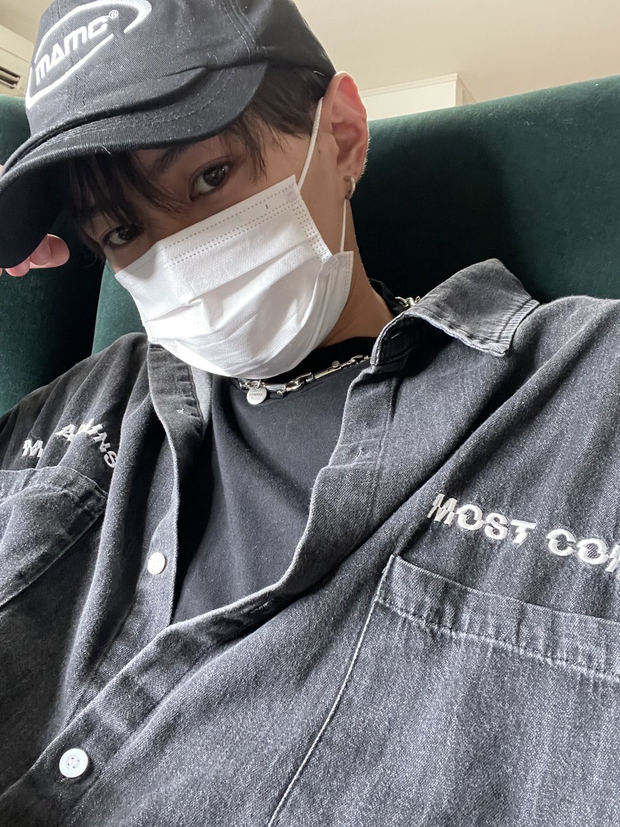 asinoura_11201's tweet photo. 帽子黒男子好きですか？ https://t.co/1xPnq6pJgF
