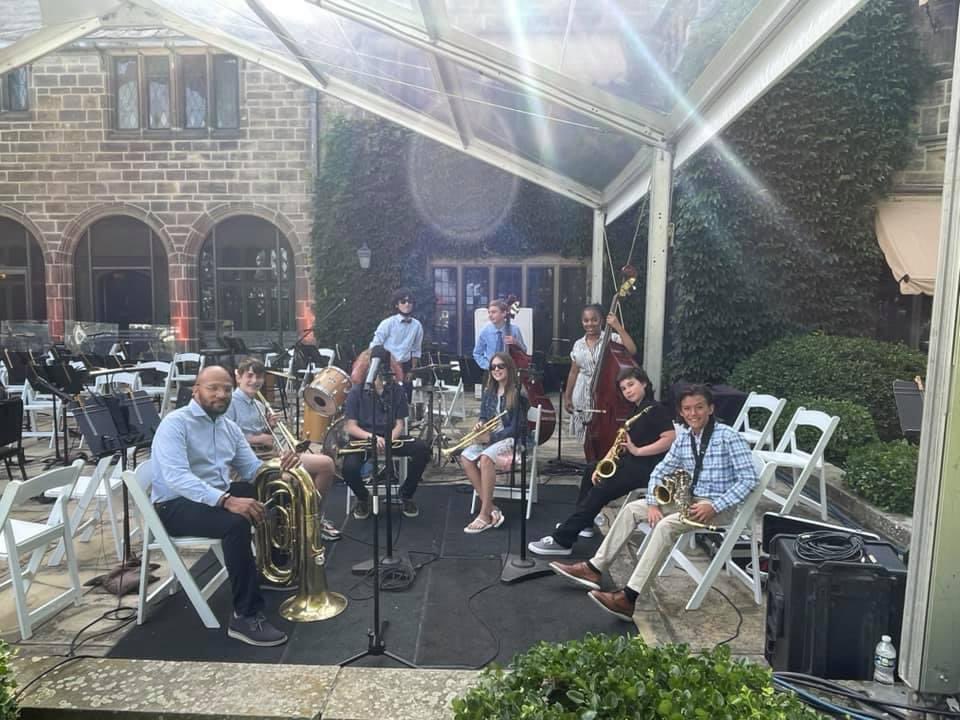 DanHartley80's tweet photo. Bravo to the DSO opening act at the Ford House last night… The Parcells Middle School Jazz Band!  #oneparcells #onegp @jdeanlearner @GPSchools @GPParcells https://t.co/2eyjJ9WRAv