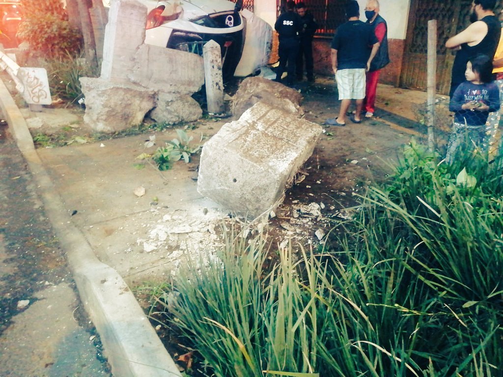 BookerCDMX's tweet photo. 🚫Volcadura🚫
Precaución al circular sobre Troncoso al norte a la altura de Ote 110 Unidades de Emergencia laborando.@Soymemomartinez
@ahoramasoficial @DuqueMemo @alertasurbanas @vkapao13 @p3drohz45 @unionderepas https://t.co/4cU8QKhPCr