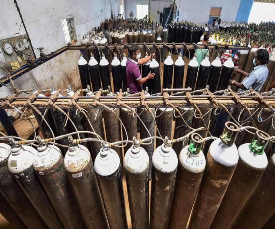 KyadanarW's tweet photo. လူတစ်ဦးလျှင် အောက်စီဂျင် (၁၀) လီတာတစ်အိုးနှုန်းဖြင့် မြောက်ဒဂုံ ဗိုလ်မှူးဗထူးလမ်းမပေါ်က နာရေးကူညီမှု့အသင်း(ရန်ကုန်)မှာ ဖြည့်လို့ရပြီလို့ သိရပါတယ်။

မနက် (၉) နာရီဆို စတင်ဖြည့်ပေးနေပါတယ်။ 

#မျှဝေဖေးကူဒို့အတူ https://t.co/nklQMXVzK2