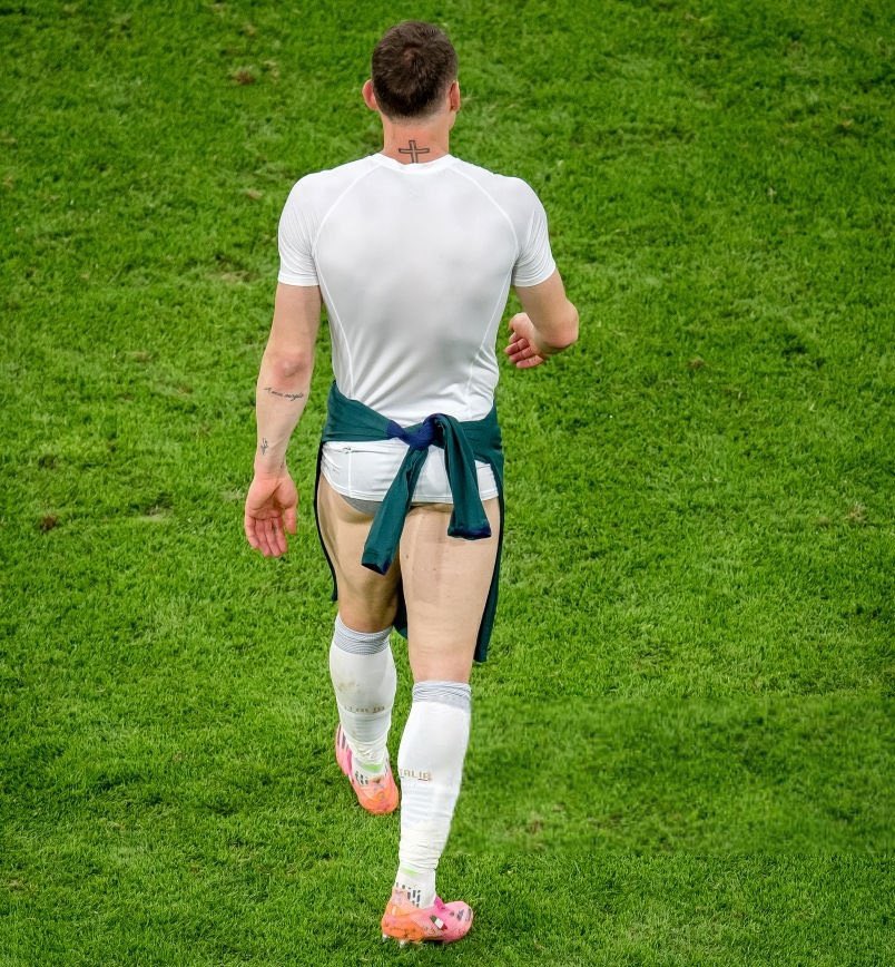 share belotti mezzo nudo per vincere stasera