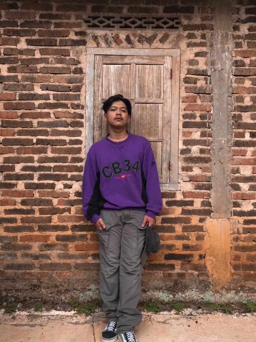 aryaekaardi2's tweet photo. Hai man teman bisa kali rejeki kalian sedikit demi sedikit buat anak ganteng ini dengan cara folow dan beli baju trift di :k4_scnd2 instagram ya gays kalo istabul turkey
#triftshop https://t.co/wSoOvmBlwe