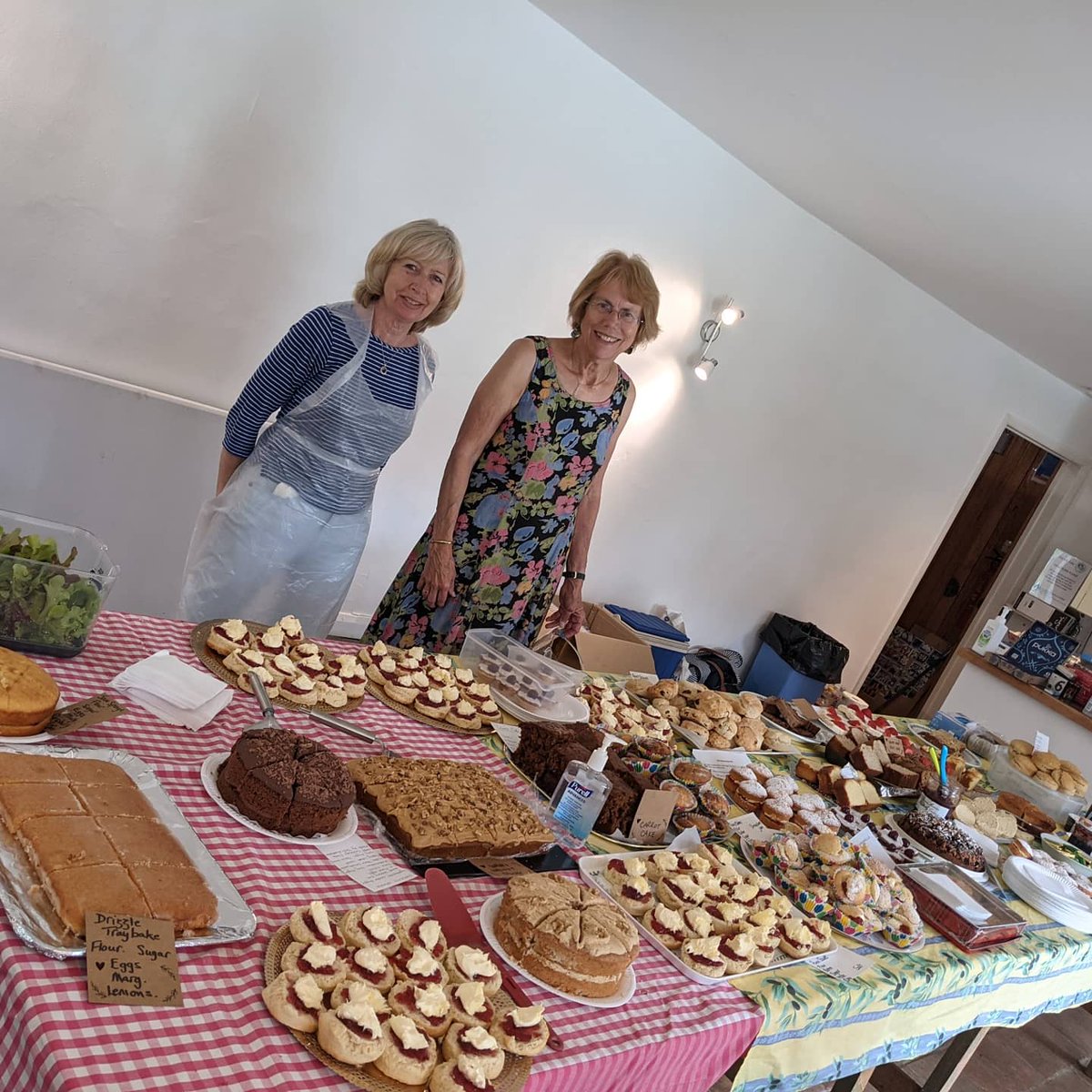 fflc_charity's tweet photo. We are cake ready! Open Garden in Quenington 2pm til 5pm. Proceeds of tea and cake to the charity 
Please come and support!
#opengarden #opengardens #opengardenquenington #charitytea #charityteaandcake https://t.co/qrOj0pvcFG