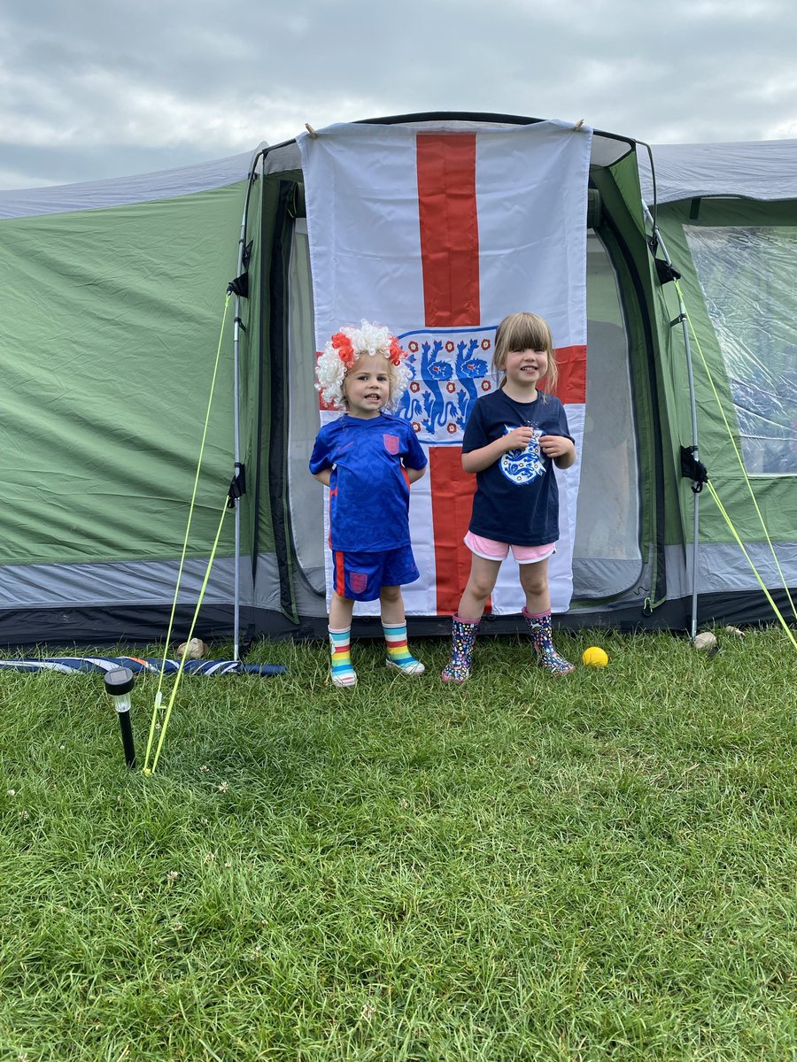 catbarlow's tweet photo. @SkySportsNews Come on England! Ivy and Ava https://t.co/sdBFzRqluI