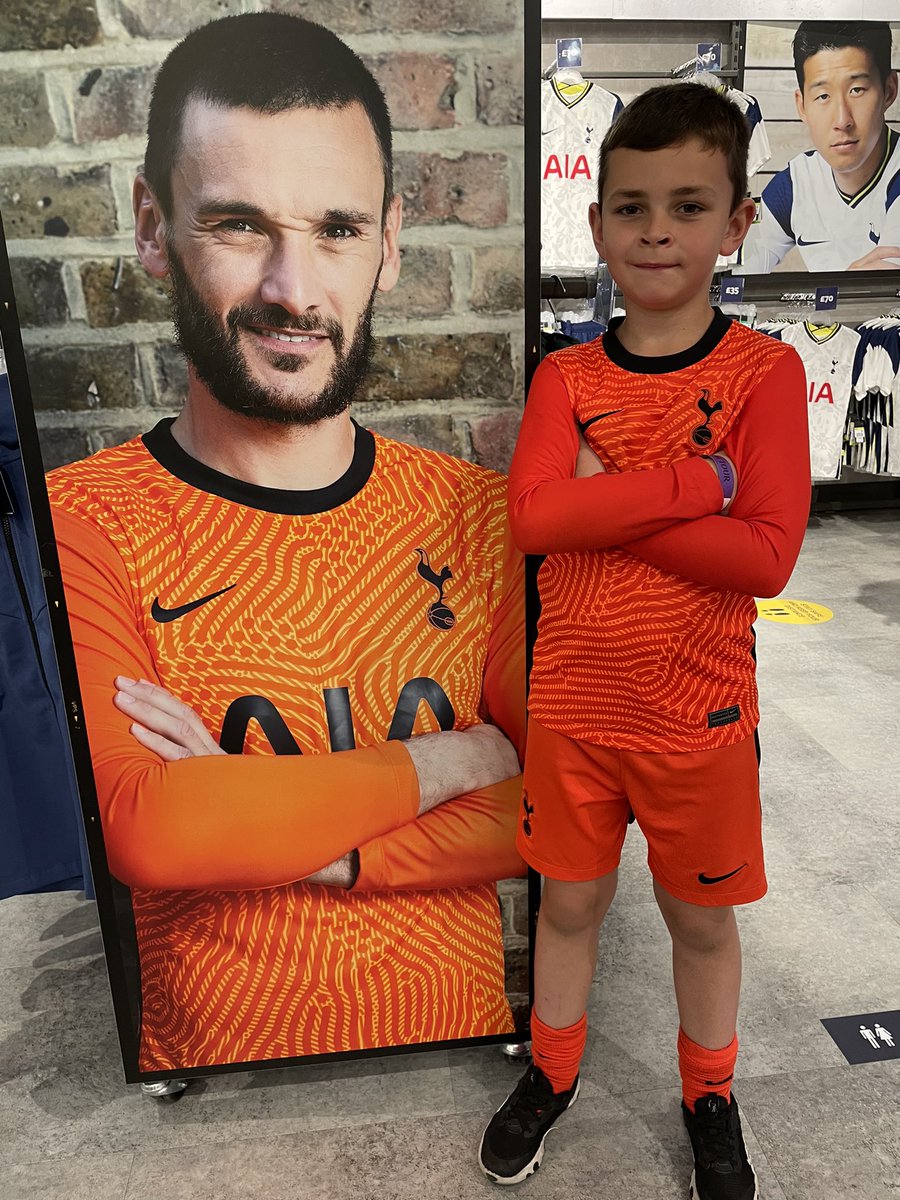 emmy_flynn's tweet photo. My little Hugo, can’t wait to do the stadium tour at Tottenham! @LlorisHOfficiel https://t.co/JpoCzuSLj2
