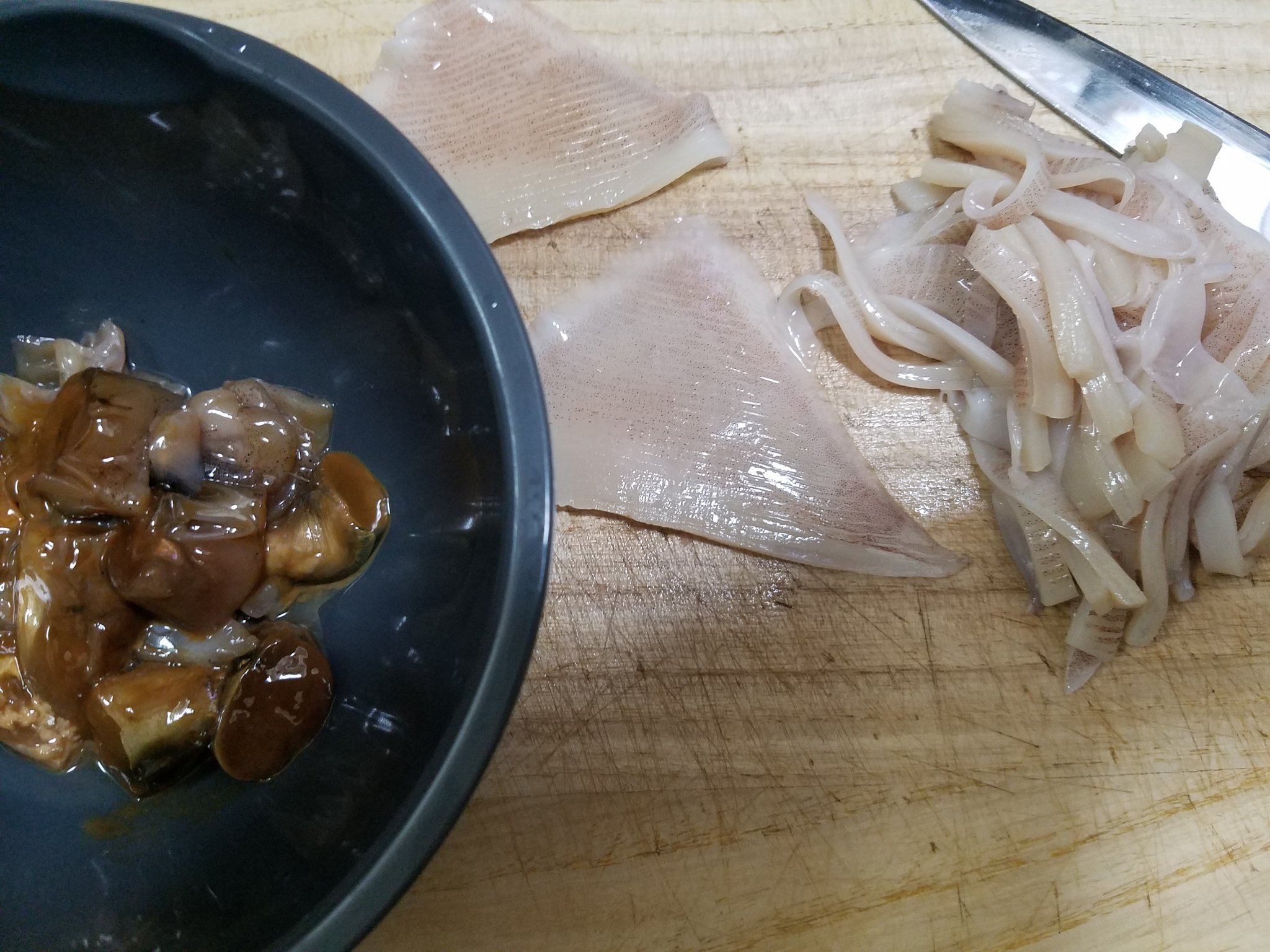 でぇ吟醸白田 禁酒一週間チャレンジ最終日 明日からお酒解禁 呑むのすんげぇ楽しみ ありがたみmax 即席イカの塩辛丼を作った イカ肝は塩漬けしてルイベにしてたもの 売ってる塩辛より自家製が一番ウマイ 明日呑めるぅー どんぶり 禁酒