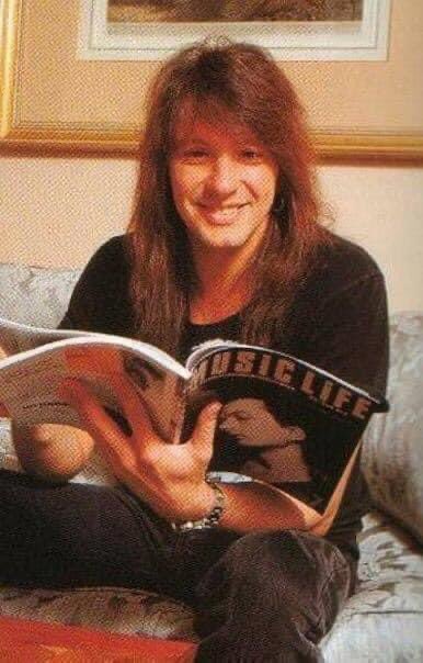Happy birthday to one of my favorite guitarists , Richie Sambora :)  