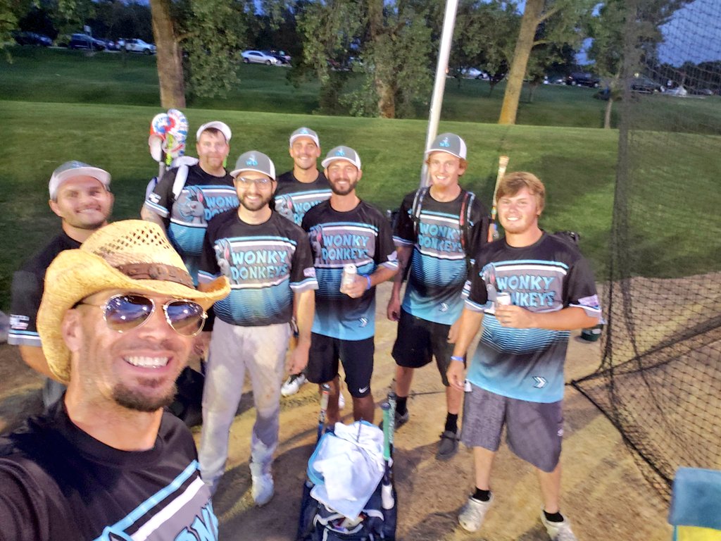 OlHossVike's tweet photo. It was a damn good night to be a Donkey! We beat one of the best teams in the tournament (and the area) so now the #WonkyDonks are sitting in the semifinals. Celebrated a little last night but more work to do today for #WonkyDonkeysSoftball ! πππ₯ #PlayBall #WonkyWeekend https://t.co/sZhh7sN2uO