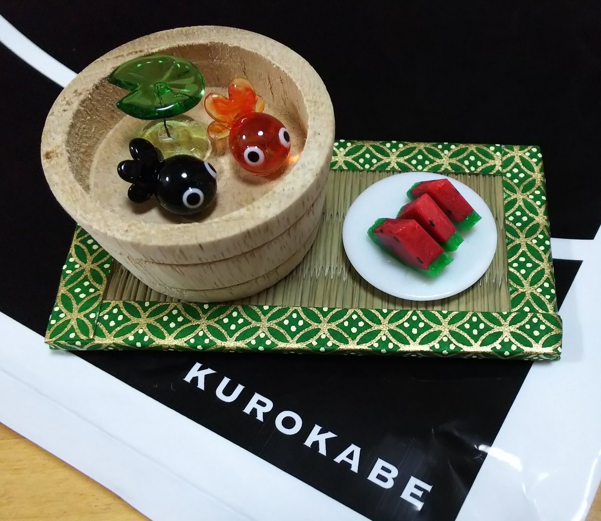 AkkunHaachi's tweet photo. 大人女子の遠足、その2😊
黒壁では、センスのいい雑貨や文房具をお買い物。大満足‼️
ジモティーの二人に「地元では当たり前」みたいなものを教えてもらい、家族へのお土産に。
鮒寿司も買ってみたけど(笑)
#長浜 #KUROKABE #黒壁
#MONOKOKORO #大人女子の休日 https://t.co/g9JlKJIlxy