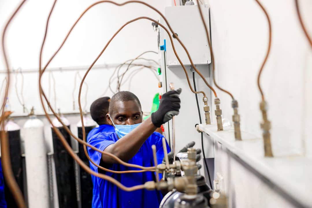 In <a href="/RwandaGov/">Government of Rwanda</a>'s effort to increase oxygen production and distribution in Hospitals, <a href="/RwandaHealth/">Ministry of Health | Rwanda</a> and <a href="/RBCRwanda/">Rwanda Biomedical Centre</a> are procuring several oxygen plants, first batch already installed like here <a href="/HospitNyarugeng/">Nyarugenge District Hospital</a>.
More plants are planned to be installed in different hospitals asap.