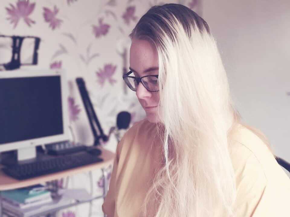 TimePeaceApp's tweet image. &apos;Hi! My name is Lexi, I’m very excited to be a host for the TimePeace community!⁠ I love hosting English Classes, there are always incredibly interesting conversations going on and I love to see how everyone improves each week!&apos;⁠