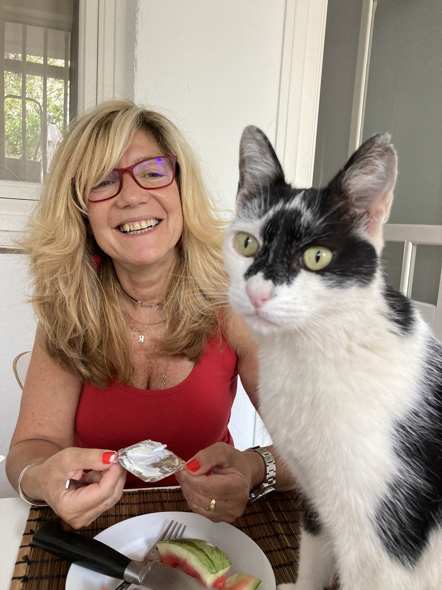 TayoLopezGrado's tweet photo. La Bella i la Bestia, @RMayns https://t.co/Lqk42HlNeX
