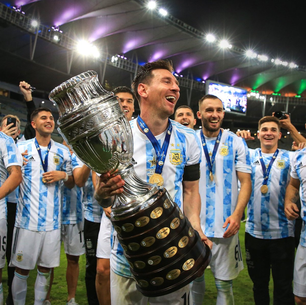 Ranajoy07's tweet photo. Vamos 🇦🇷♥ 2021 CHAMPIONS 🔥
#copaamerica #futbol #football #soccer #brasil #messi #argentina #fifa #futebol #conmebol #colombia #worldcup #brazil #rica #copaam #championsleague #a #mundial #chile #o #neymar #jamesrodriguez #leomessi #peru #ronaldo #bet #venezuela #premierleague https://t.co/gZVdWLsicL
