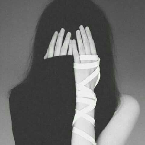 "ليكُن الموج أنت، وأنا كل الغارقين♥️

. 
#قبيله_تحبها_بسبب_شخص