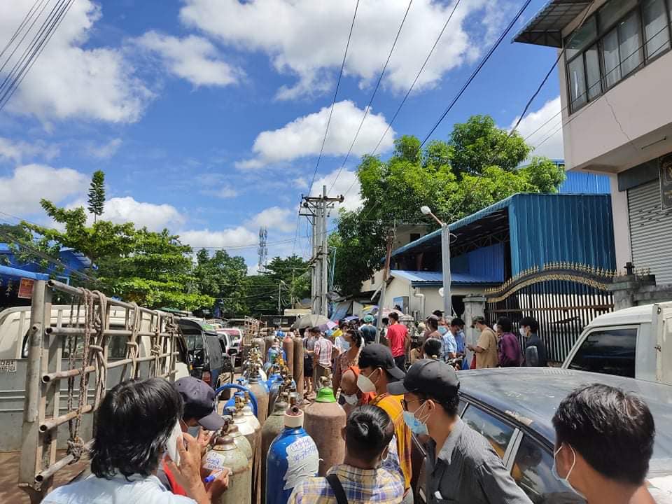 htaykhaingfeb's tweet photo. Myanmar Military Junta sent letter to private oxygen refill companies to stop providing oxygen to individuals and peoples until they got their quota for government and military.This is inhuman activities and genocide.
#MyanmarNeedsO2 
#July11Coup
#WhatsHappeningInMyanmar https://t.co/TuDr24U6A6