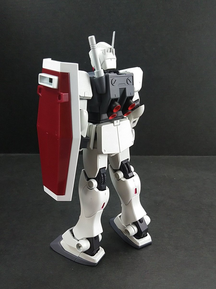 fleer5922's tweet photo. #バンダイ HGUC ジム寒冷地仕様 完成。作って気付いたがジムコマとの共通部品は無い。　#UCLO #完成品 https://t.co/d0AnzRJzbB