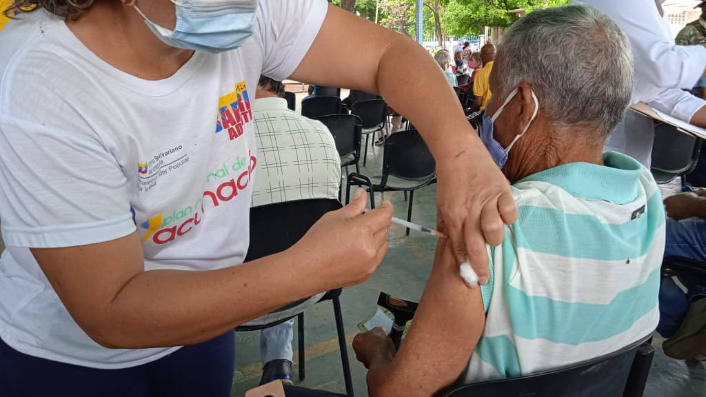 #11Jul |🇻🇪📢 ¡ETIQUETA DEL DÍA! ▶️

 #QuítaleLaCoronaAlVirus

Evitemos el contagio de la Covid19. Respetemos las medidas de bioseguridad.

Sabemos cómo hacerlo.
¡Cuidémonos!

#Pequiven