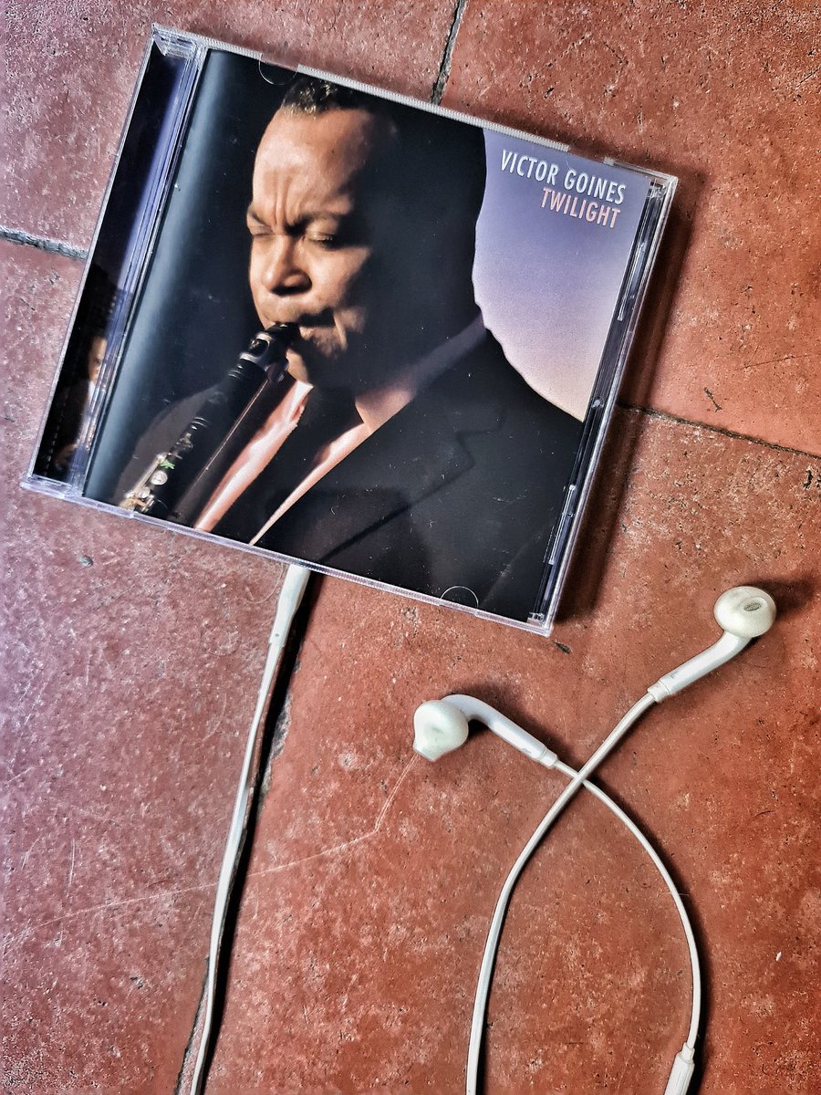 JazzCfree's tweet photo. JAZZ
Mañana tengo plato fuerte con Wynton Marsalis y la Jazz At Lincoln Center Orchestra. De todos los estupendos músicos que le acompañan hay uno especial, el multi instrumentista Víctor Goines, especialista con el clarinete.
#VictorGoines https://t.co/mPLKIl2e38