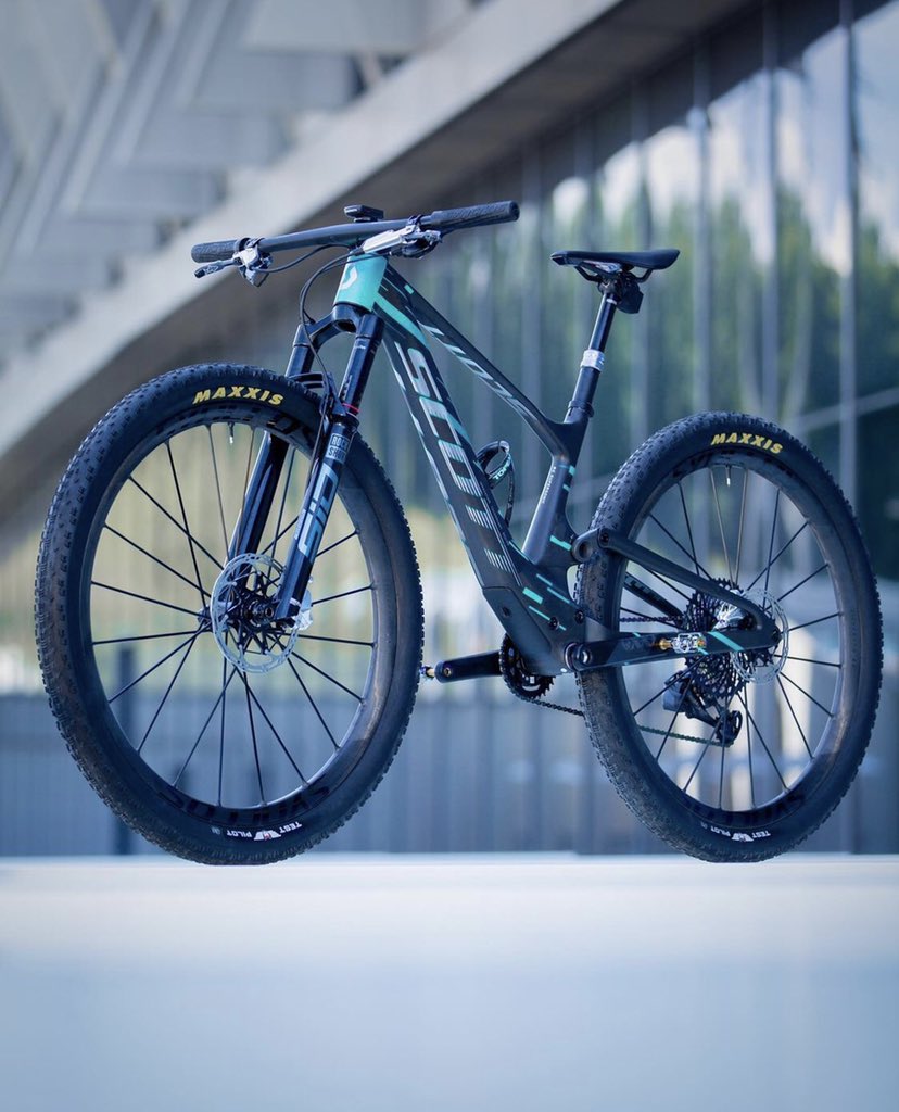 Julian_Felipe23's tweet photo. Coge todo lo que quieras pero necesito esa bicicleta @ScottSpain https://t.co/vtaC6k2naO