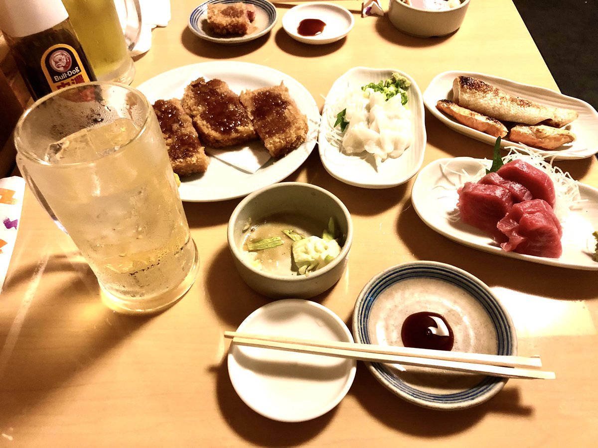 K5Suzuki's tweet photo. 明日7/12から再び「禁酒令」発令の為、暫しの別れに、墨田区向島の大衆酒場「かどや」へＧＯ！千円でベロベロ。毎日、豊洲市場から仕入れる刺身が絶品。良き誕生日となった。 https://t.co/59KK1gkouy