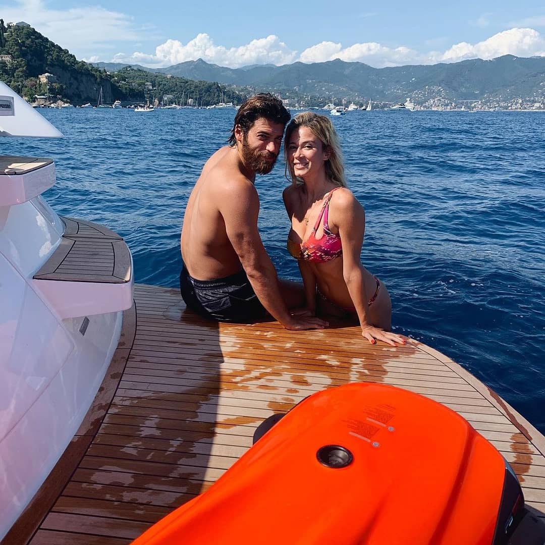 DeJfR2's tweet photo. #CanYaman e #DilettaLeotta bravi ragazzi godetevi la vita e lasciate rosicare 😉🤣🤣🤣🤩
#Repost @4bar.official
...
Beautiful weekend with beautiful people on
#4Bar
#4BarTours
#Portofino https://t.co/lqYczrlYpx