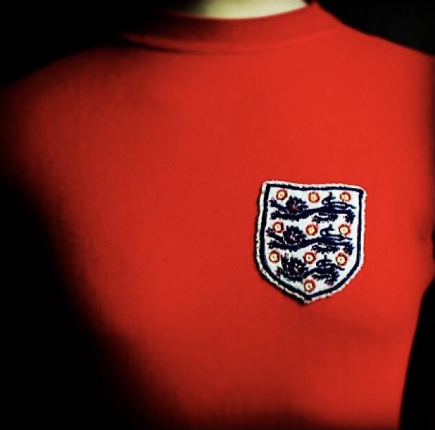3LionsShirtbook's tweet image. Three lions on the shirt,
Jules Rimet still gleaming 

Here’s to something new gleaming by the end of the night! 

🏴󠁧󠁢󠁥󠁮󠁧󠁿 COME ON ENGLAND!! 🏴󠁧󠁢󠁥󠁮󠁧󠁿 👊🏼
#Euro2020Final #ENG #ITAENG 
#EURO2020 #TheThreeLionsShirt