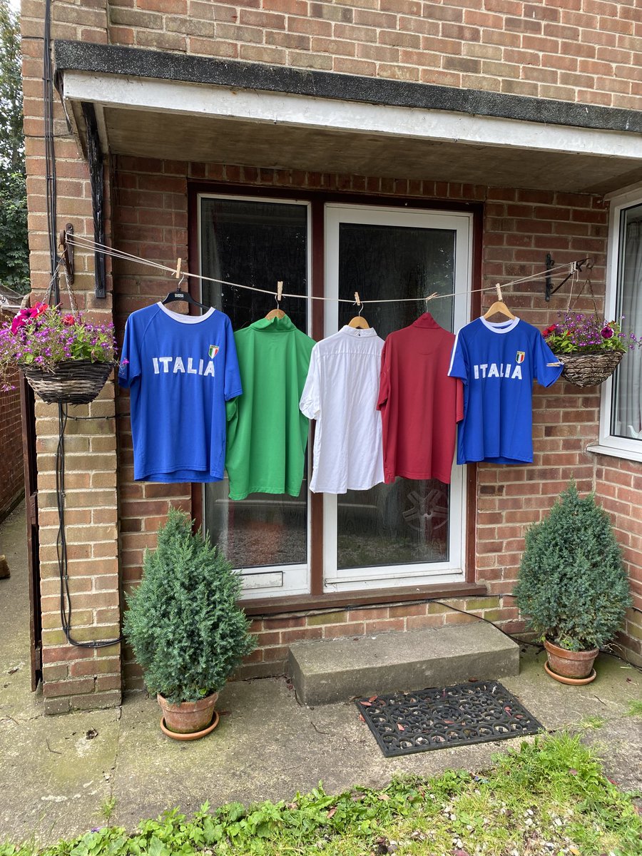 If you can’t get an Italian flag then improvise